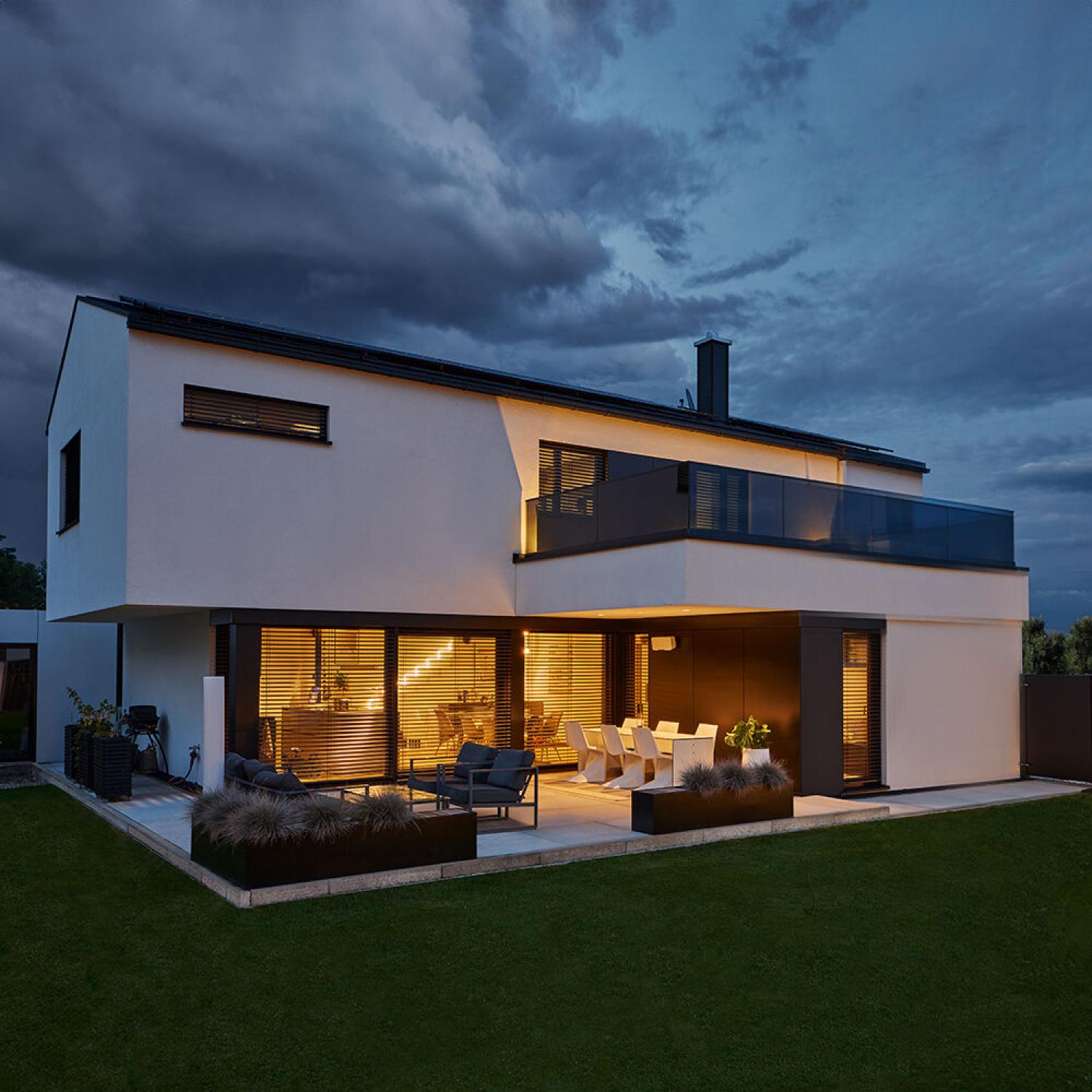 Wohnhaus mit Raffstoren