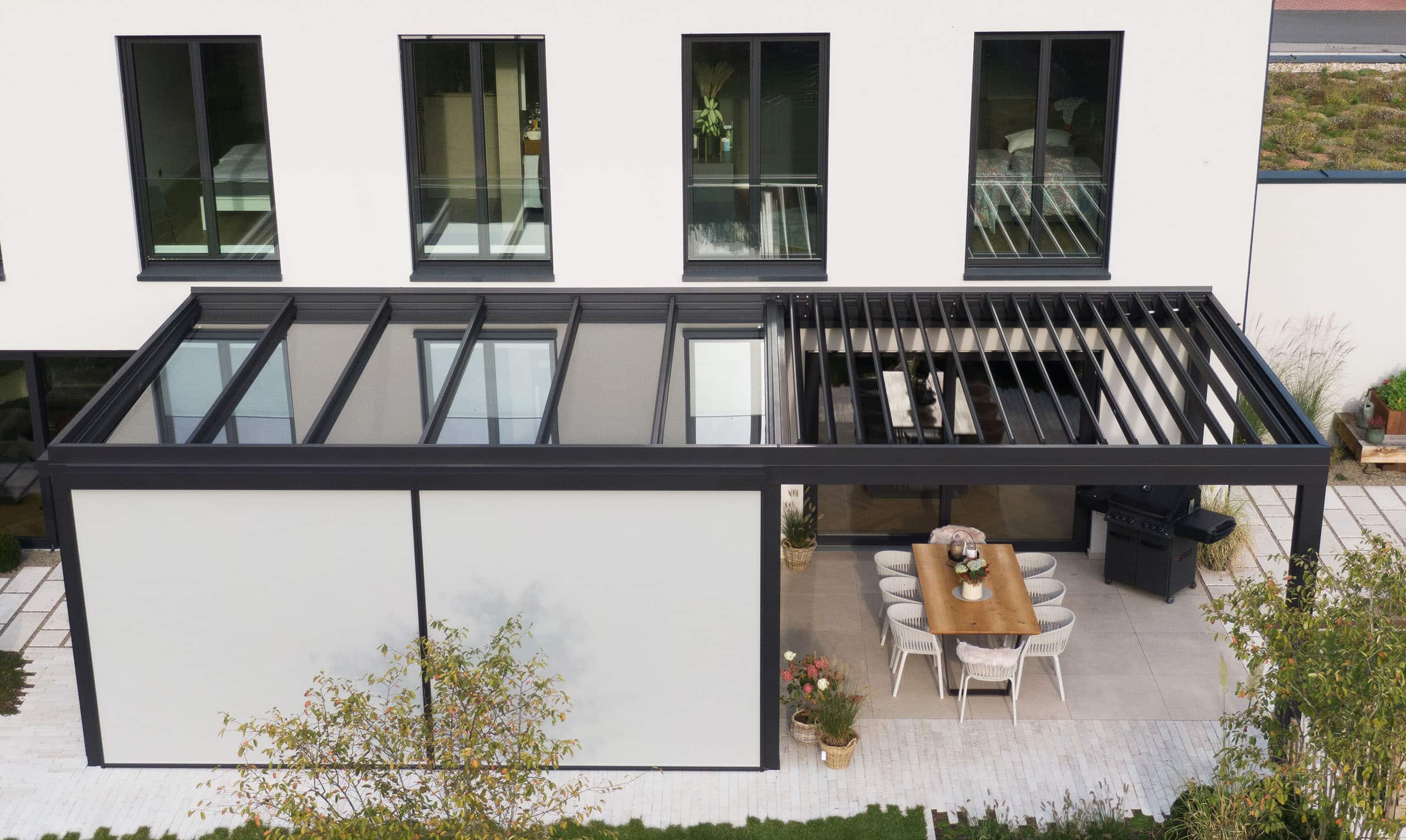 Lamellendach an einem Wohnhaus